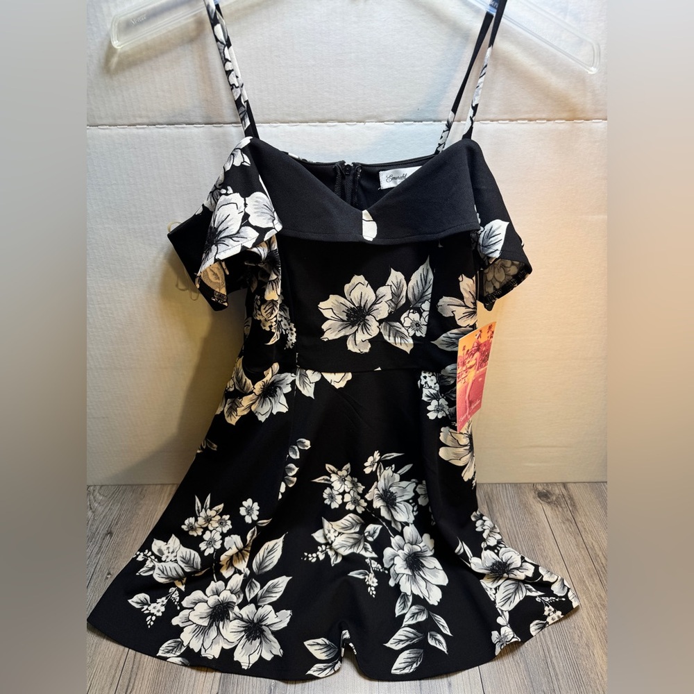 NEW Emerald Sundae Women’s Junior’s S Short Fit & Flare Floral Dress Black Ivory